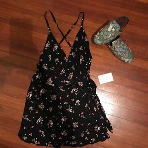SOLD‼️Free People Black Short Romper Size 2-4